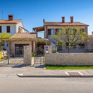 https://apartment-christina.in-istria.net