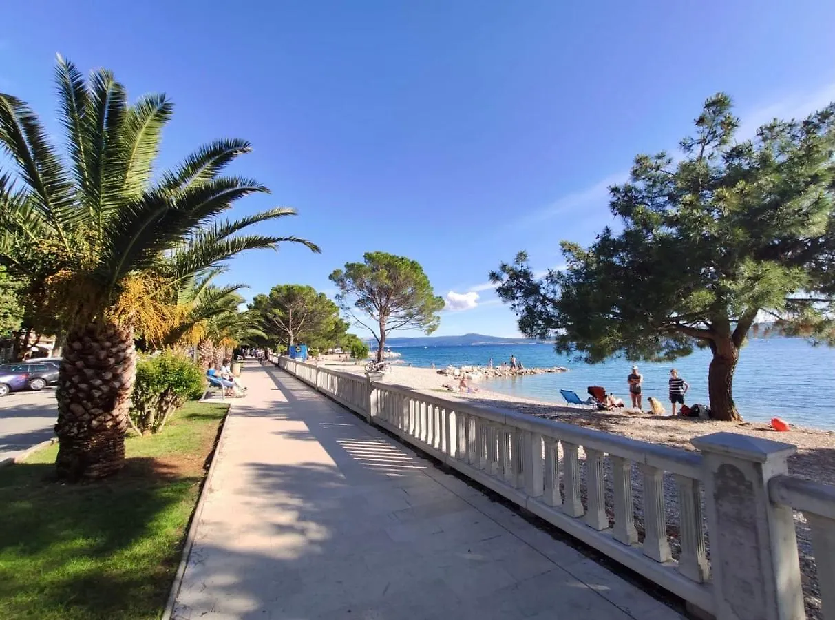 Ivana Apartman 3 Crikvenica 0*,  Croatia